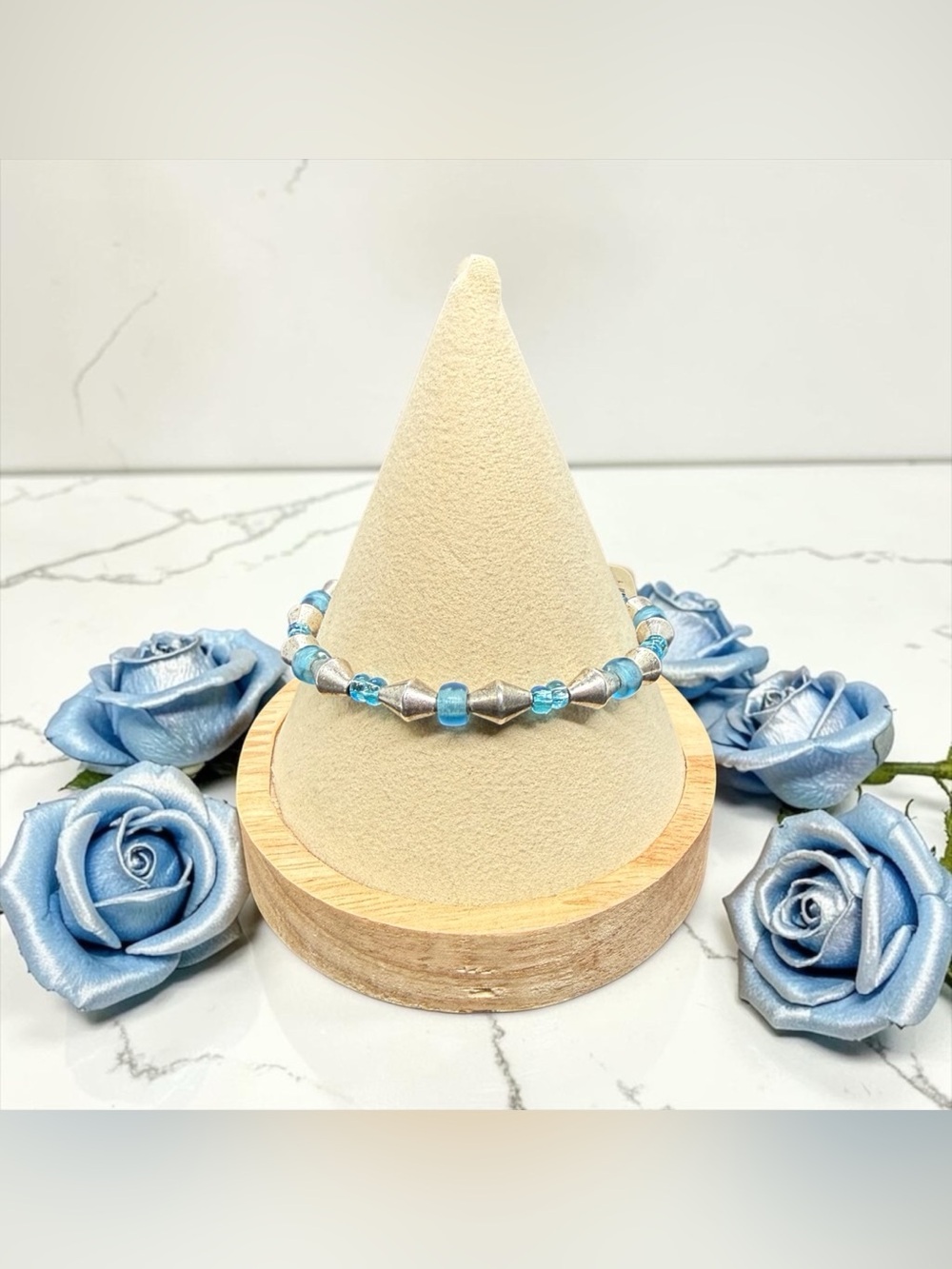 💙🩶ALEX AND ANI💙🩶Vintage Blue Beaded Bracelet w/Silver-Tone Bead Accents/NWT
